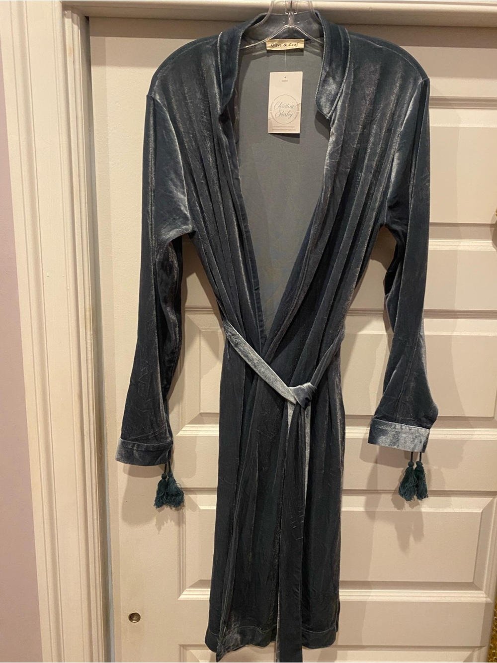 NWT Oliver & leaf Velvet Robe in Slate Blue with Tassel Cuffs